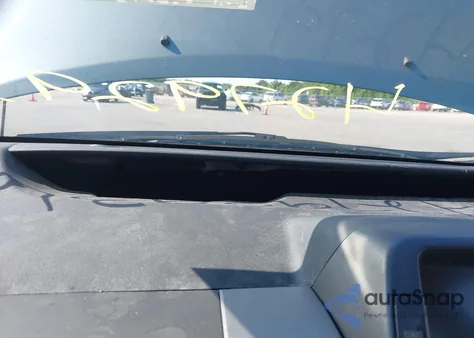 2004 Toyota Prius z USA, uszkodzony, nr VIN JTDKB22U740013705